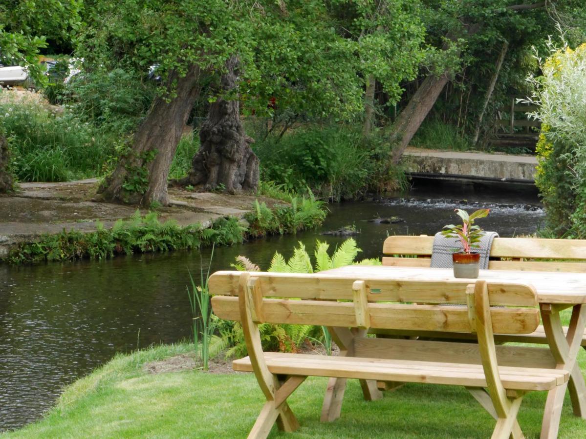 The Drummond At Albury Guildford Exterior photo
